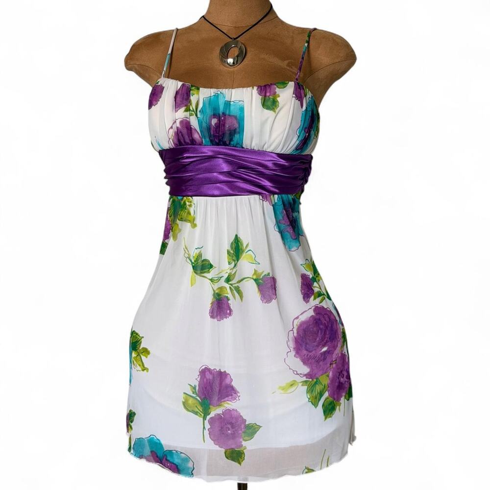 City triangles white floral dress